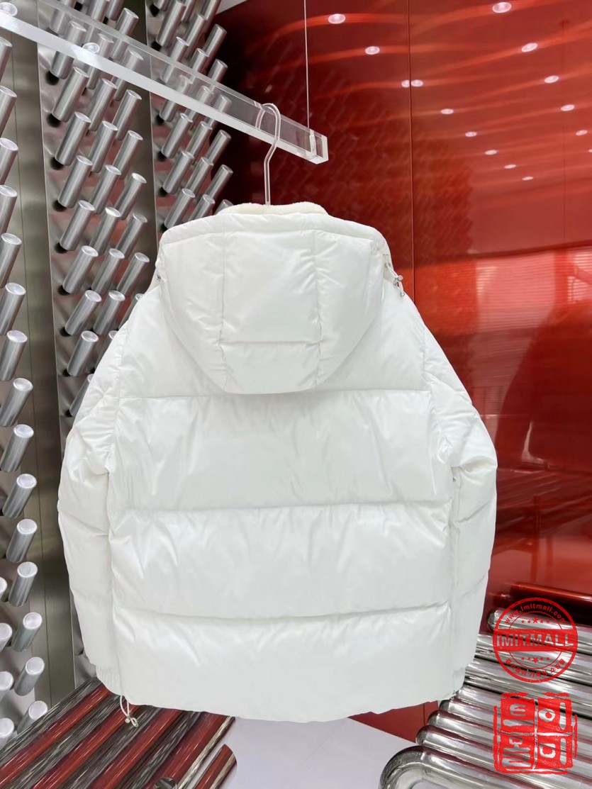 moncler_xxxxx_big_00009.jpg