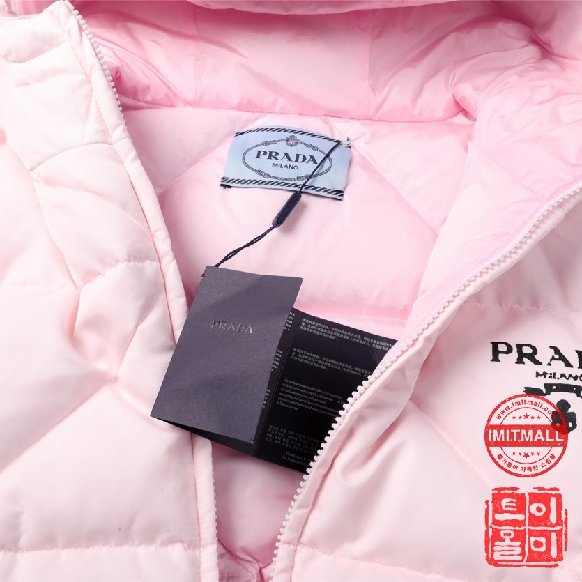 prada_xxxxx_big_00005.jpg