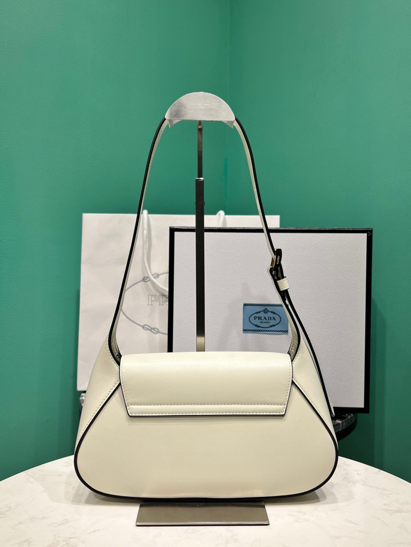 prada_xxxxx_big_00003.jpg