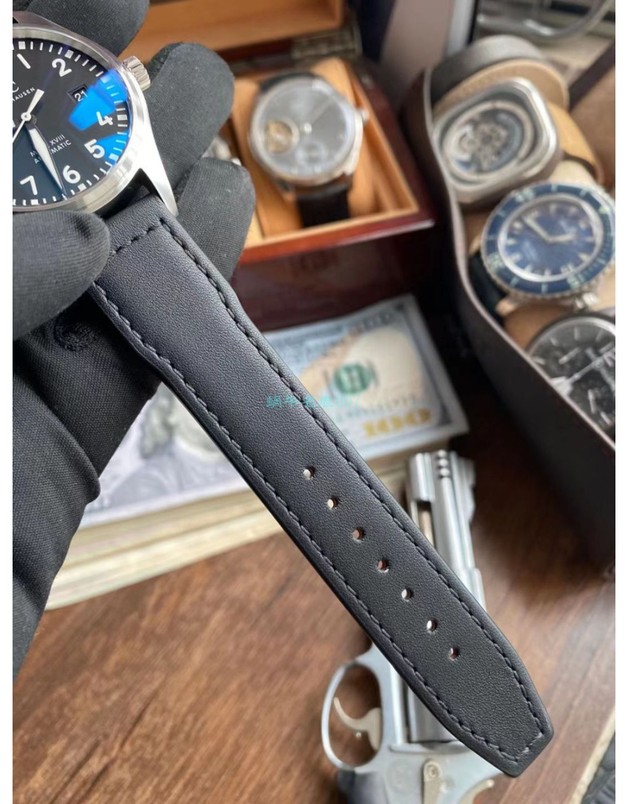 iwc_xxxxx_big_00010.jpg