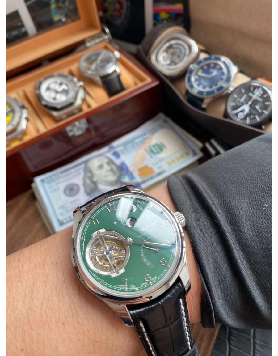 iwc_xxxxx_big_00009.jpg