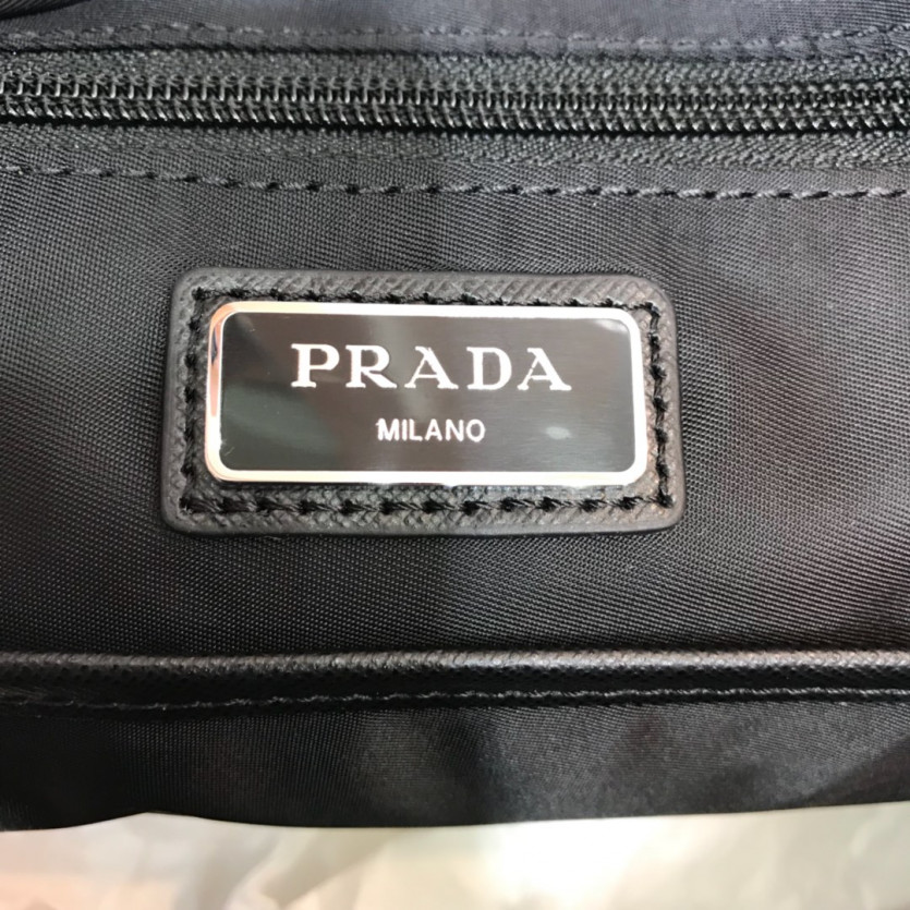 prada_xxxxx_big_00008.jpg
