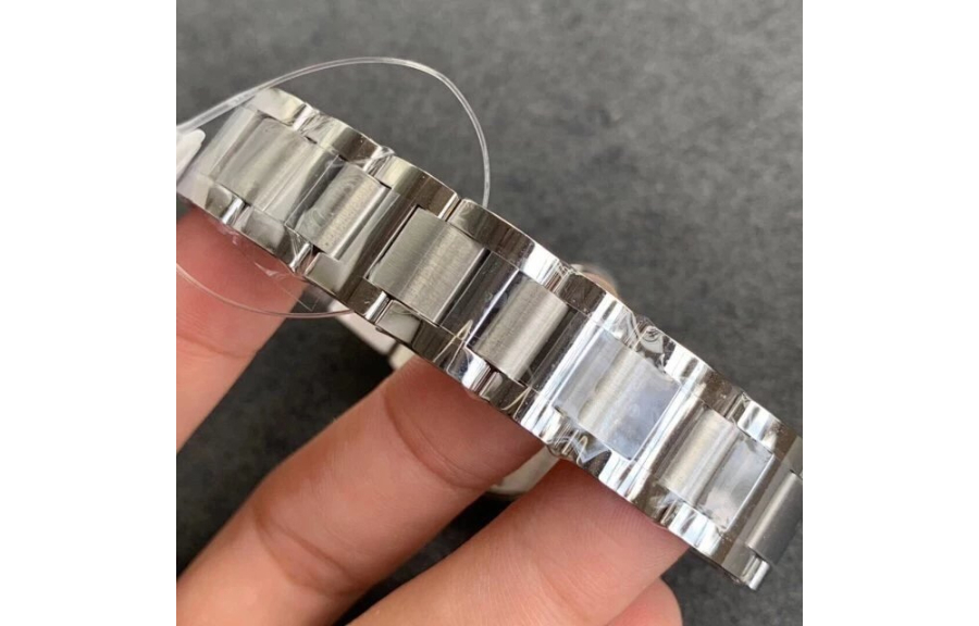 cartier_xxxxx_big_00010.jpg