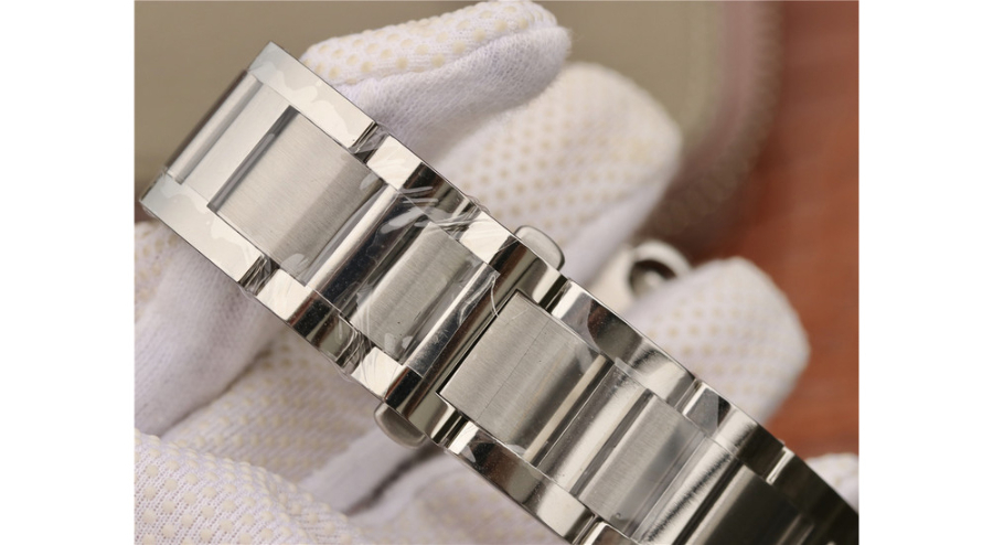 cartier_xxxxx_big_00010.jpg
