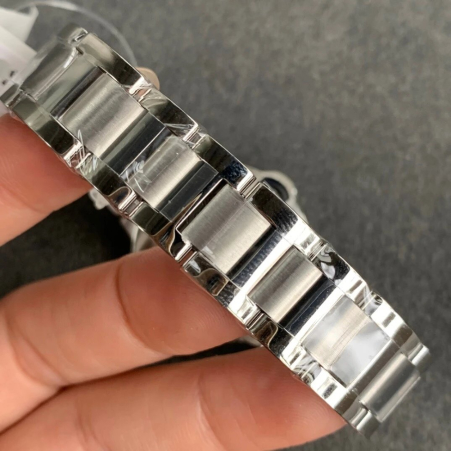 cartier_xxxxx_big_00010.jpg