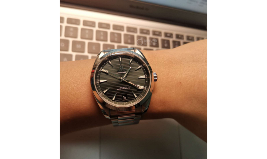 omega_xxxxx_big_00004.jpg