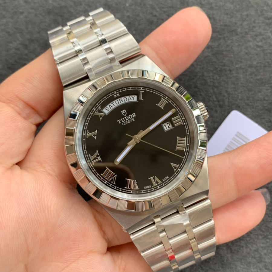 tudor_xxxxx_big_00002.jpg