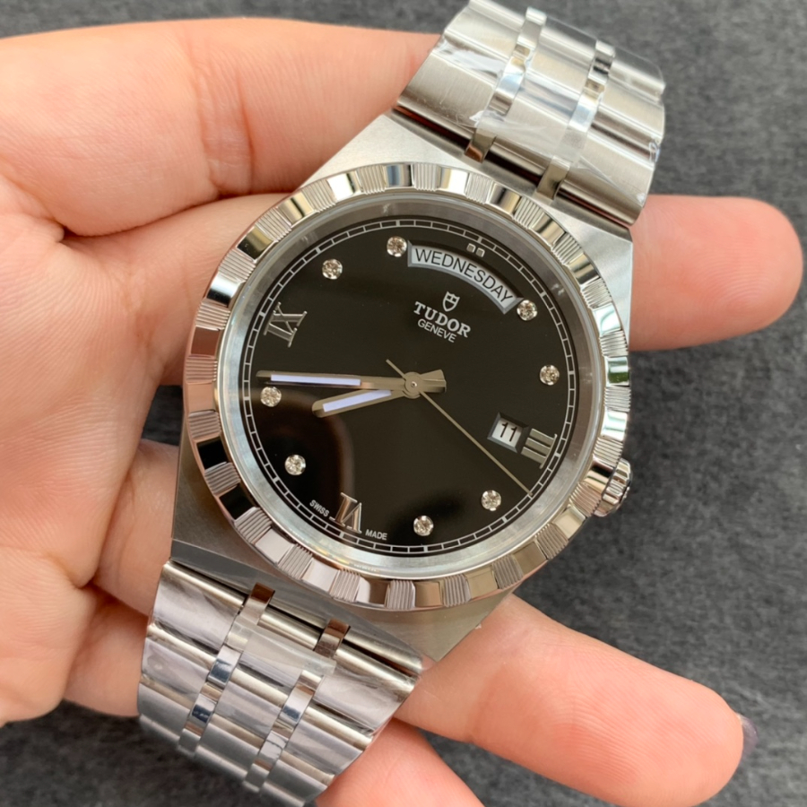 tudor_xxxxx_big_00003.jpg