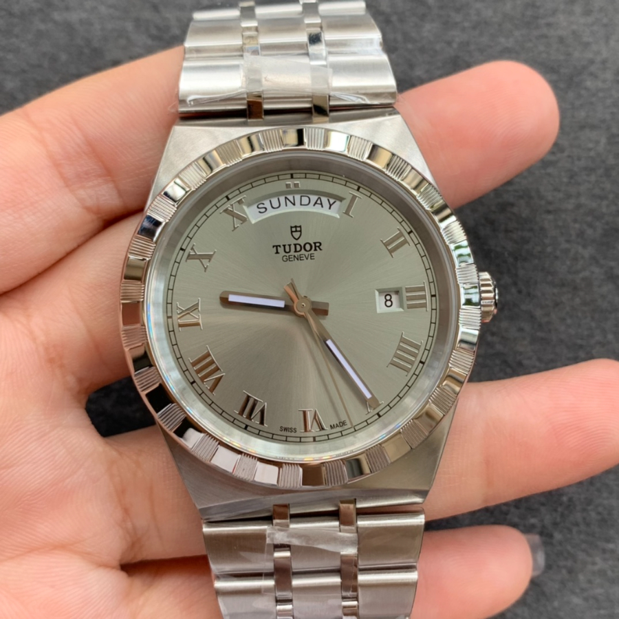 tudor_xxxxx_big_00001.jpg