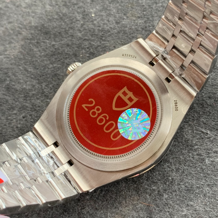 tudor_xxxxx_big_00008.jpg