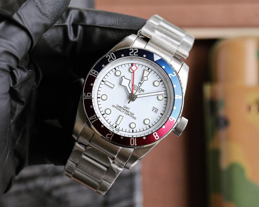 tudor_xxxxx_big_00003.jpg