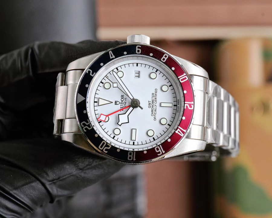 tudor_xxxxx_big_00004.jpg