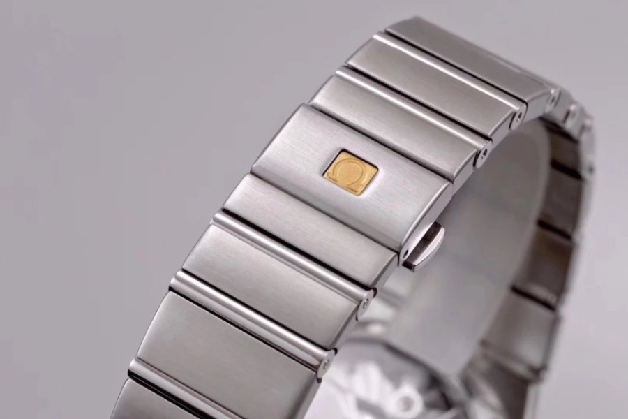 omega_xxxxx_big_00019.jpg