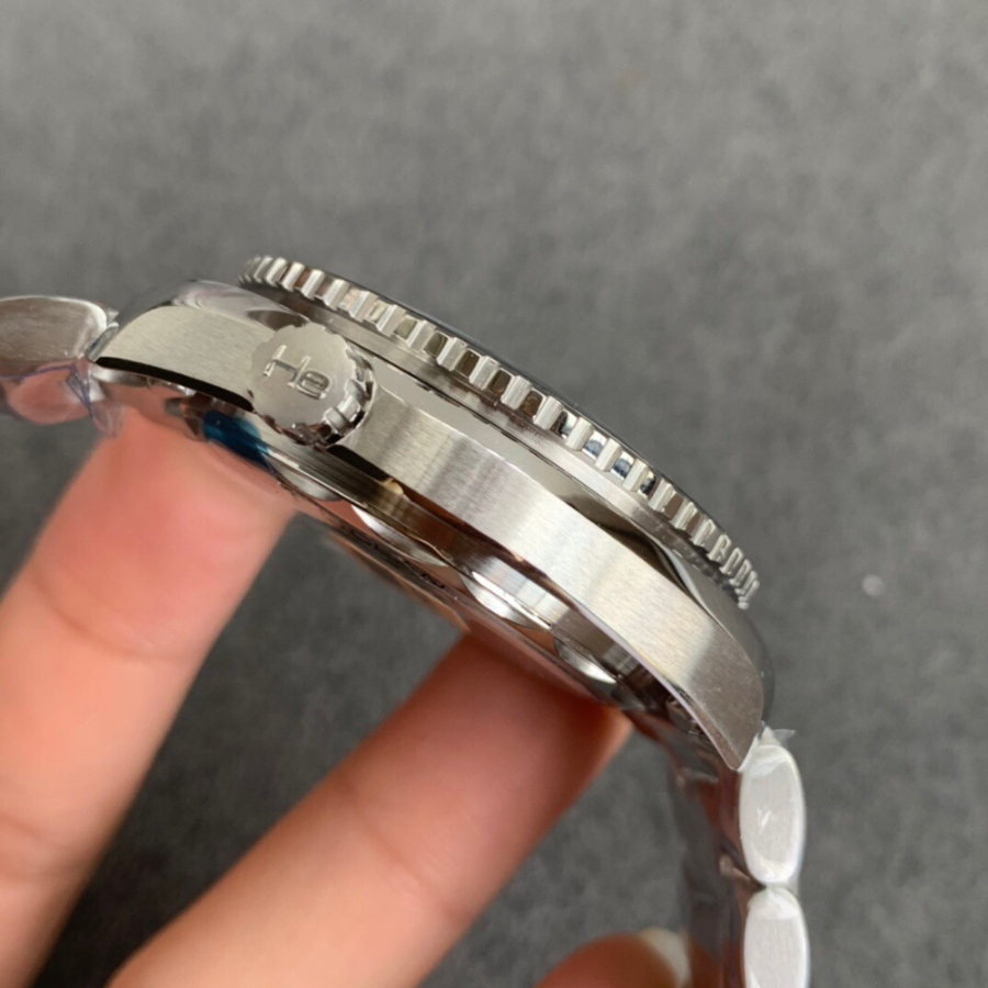 omega_xxxxx_big_00007.jpg