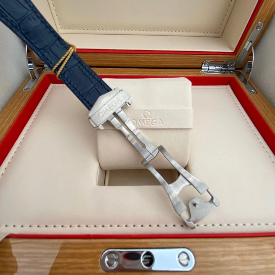 omega_xxxxx_big_00011.jpg