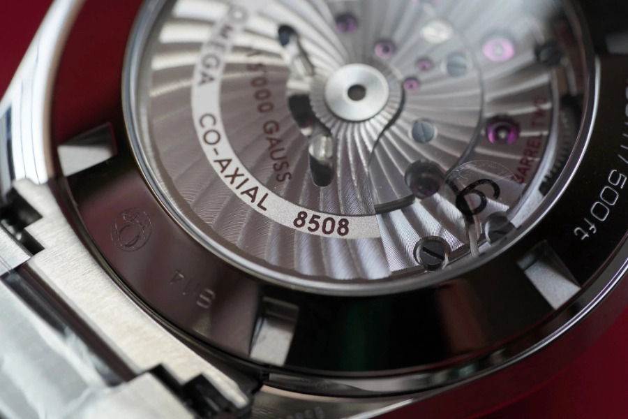 omega_xxxxx_big_00023.jpg