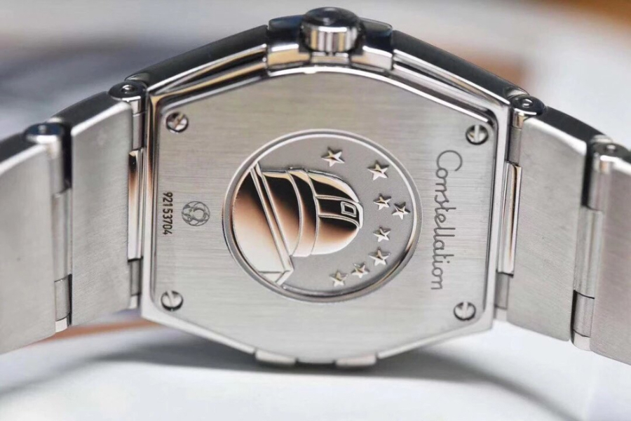 omega_xxxxx_big_00019.jpg
