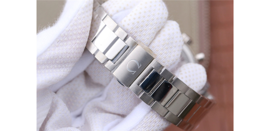 omega_xxxxx_big_00021.jpg