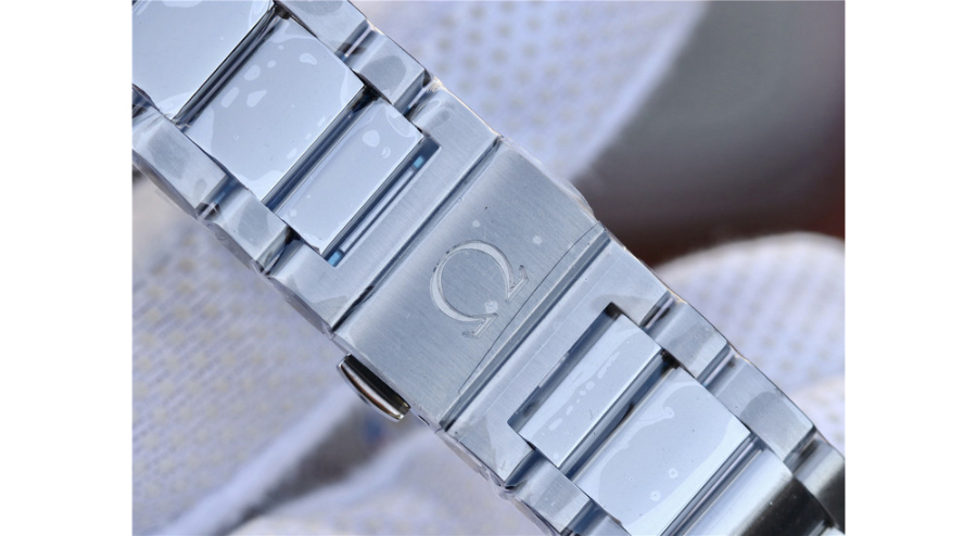 omega_xxxxx_big_00010.jpg