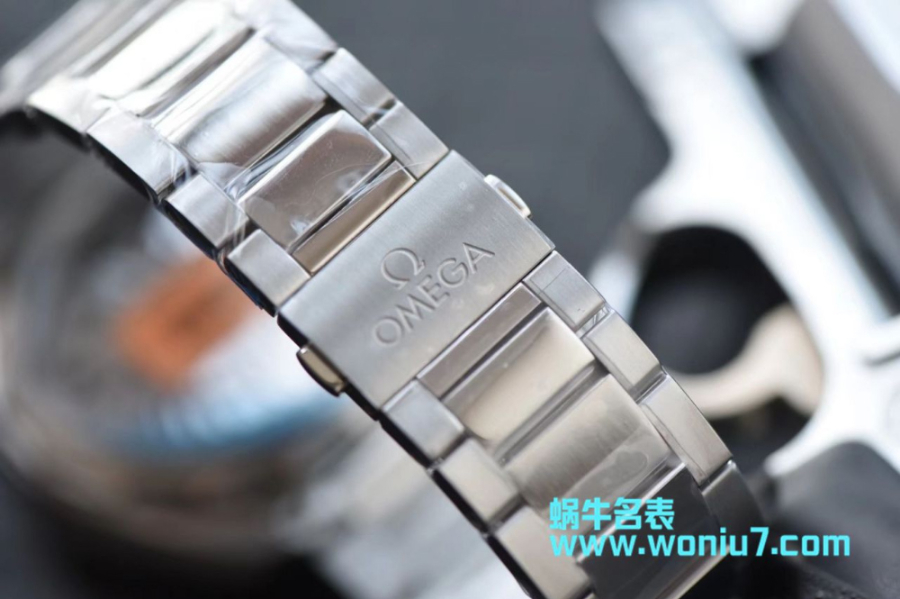 omega_xxxxx_big_00010.jpg