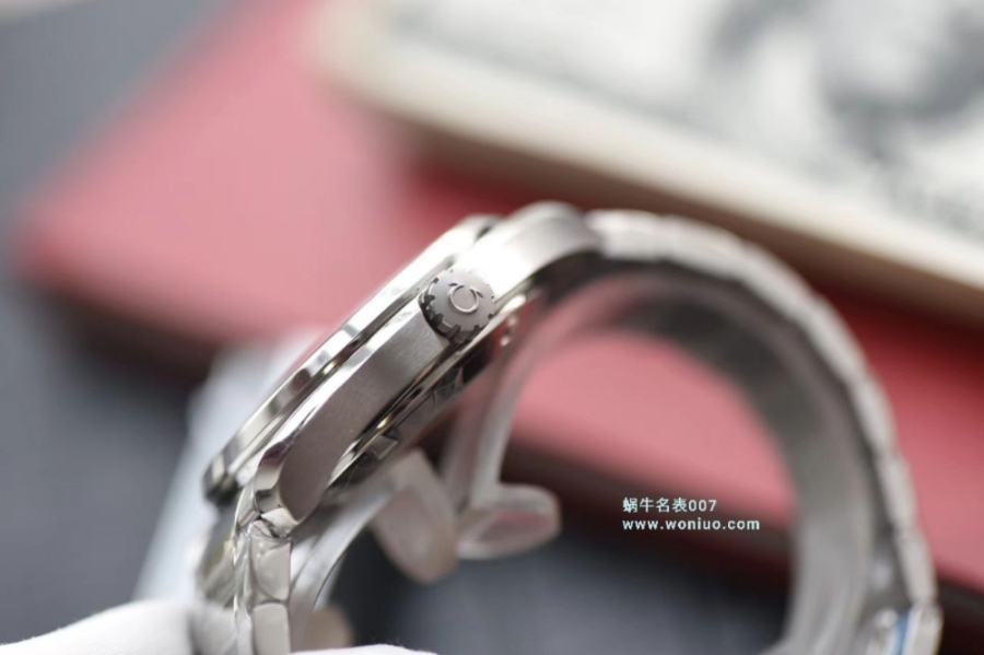 omega_xxxxx_big_00009.jpg