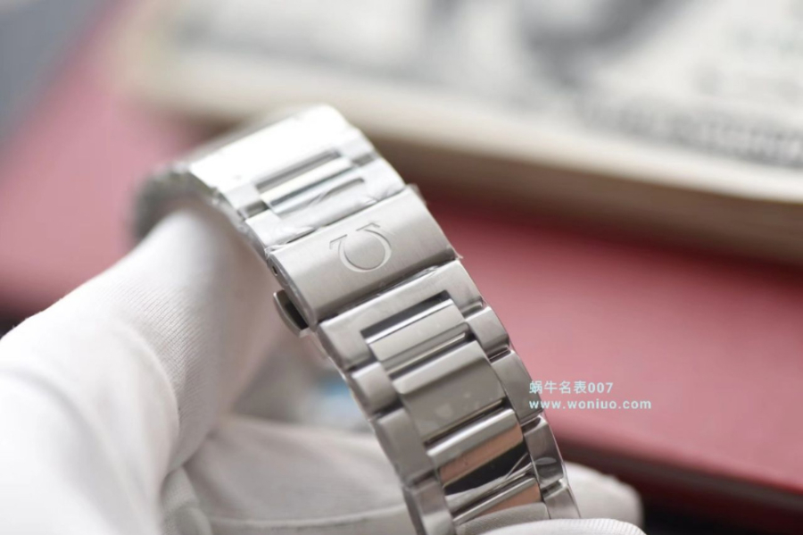 omega_xxxxx_big_00012.jpg