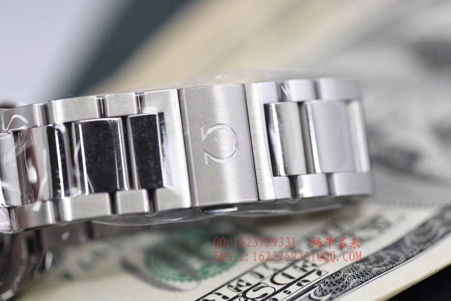 omega_xxxxx_big_00010.jpg