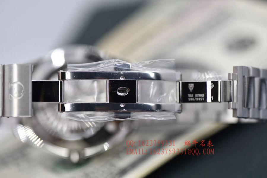 omega_xxxxx_big_00011.jpg