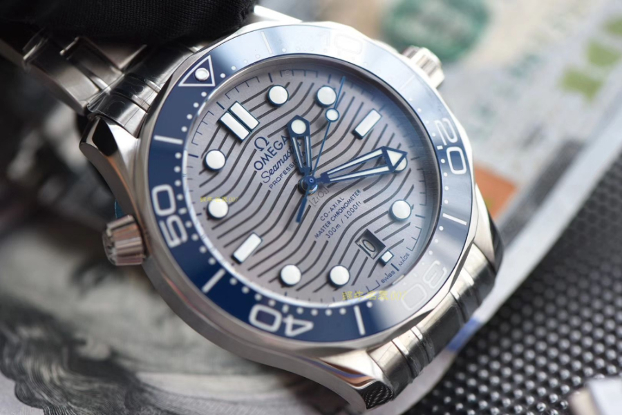 omega_xxxxx_big_00006.jpg