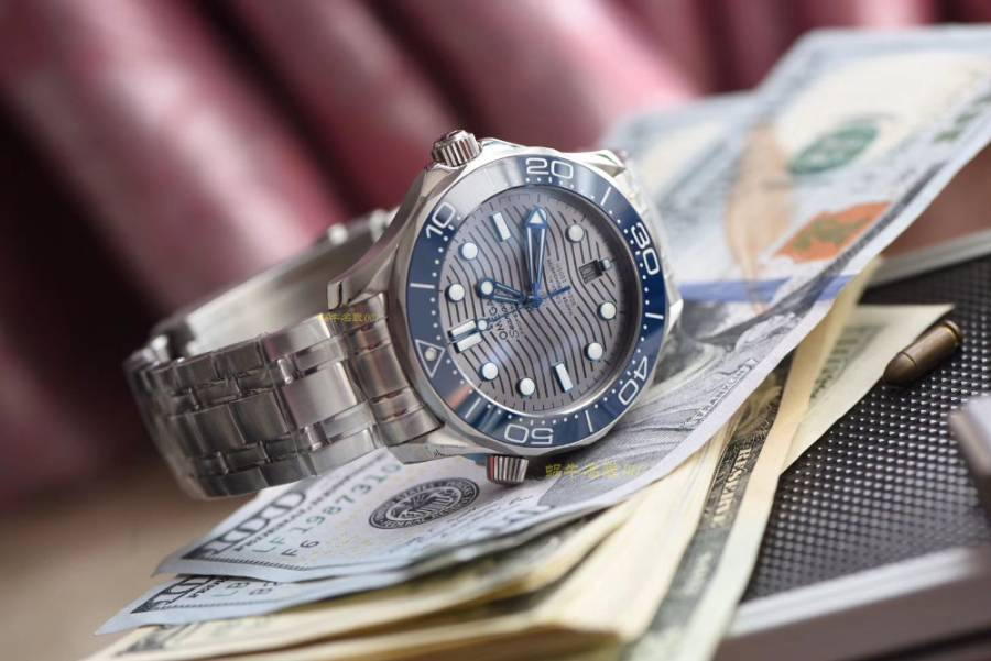 omega_xxxxx_big_00007.jpg
