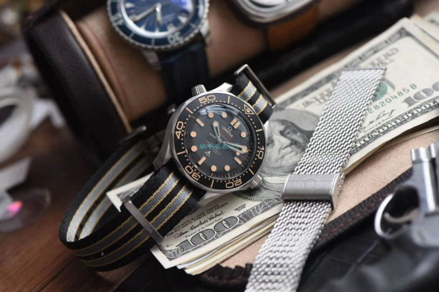 omega_xxxxx_big_00007.jpg