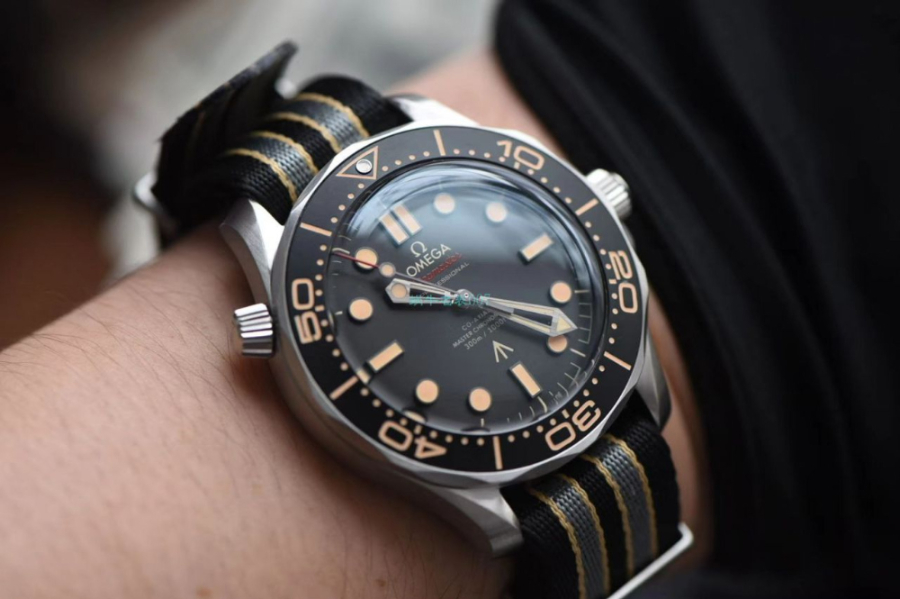 omega_xxxxx_big_00006.jpg