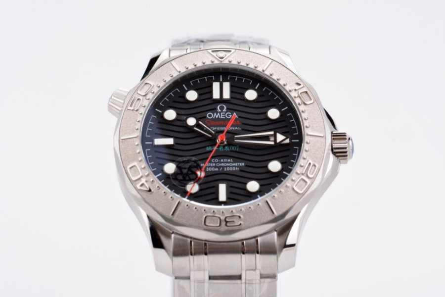 omega_xxxxx_big_00012.jpg