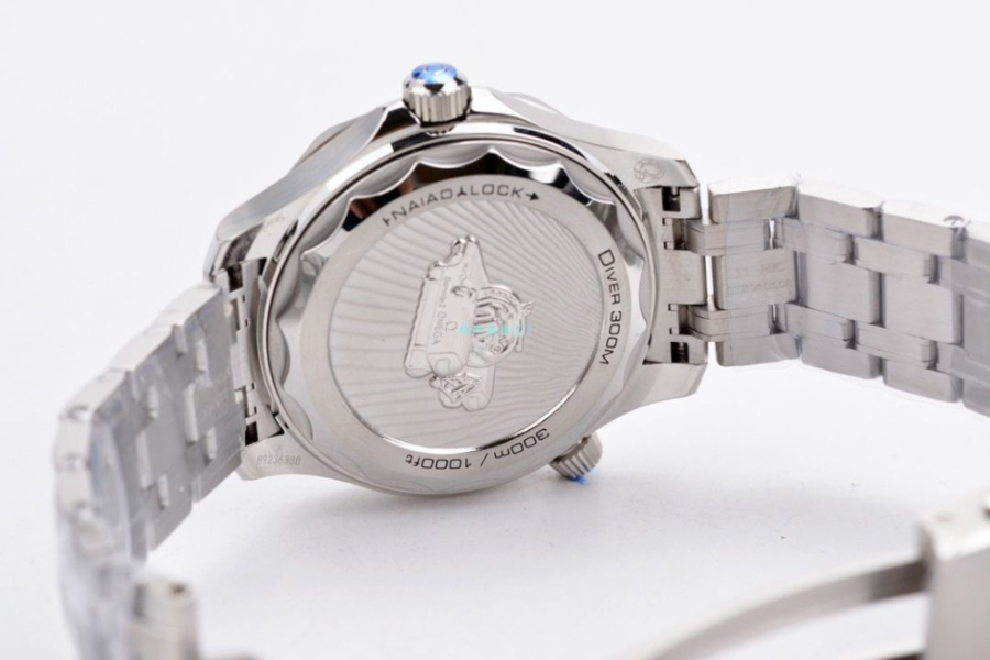 omega_xxxxx_big_00017.jpg