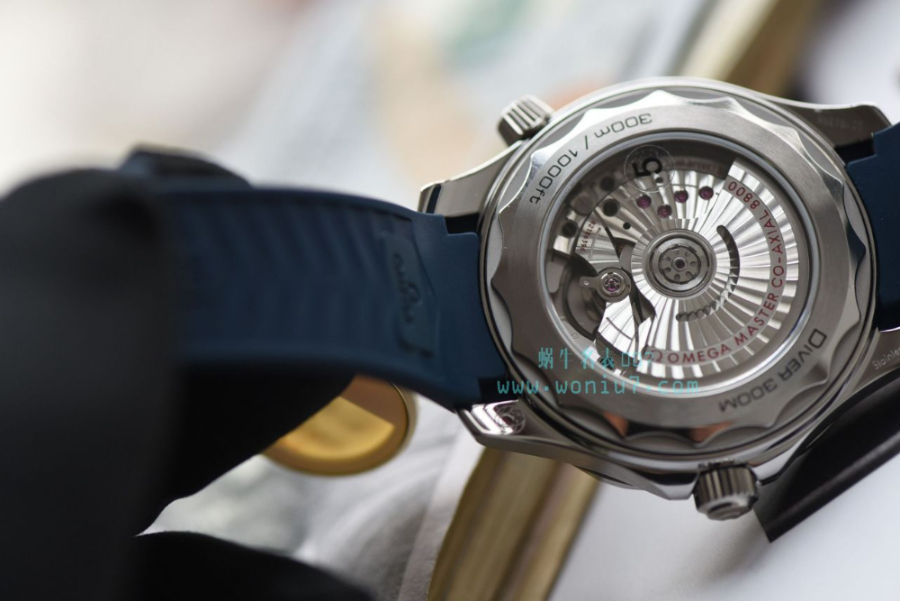 omega_xxxxx_big_00012.jpg