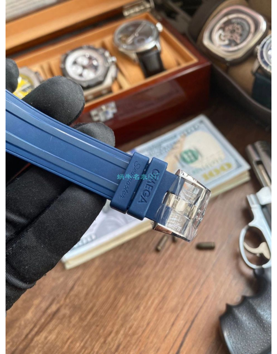 omega_xxxxx_big_00012.jpg